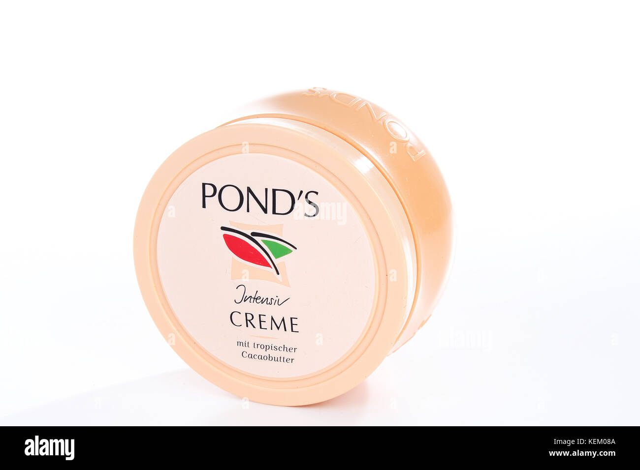 Ponds Pnd 's creme body lotion Stock Photo - Alamy