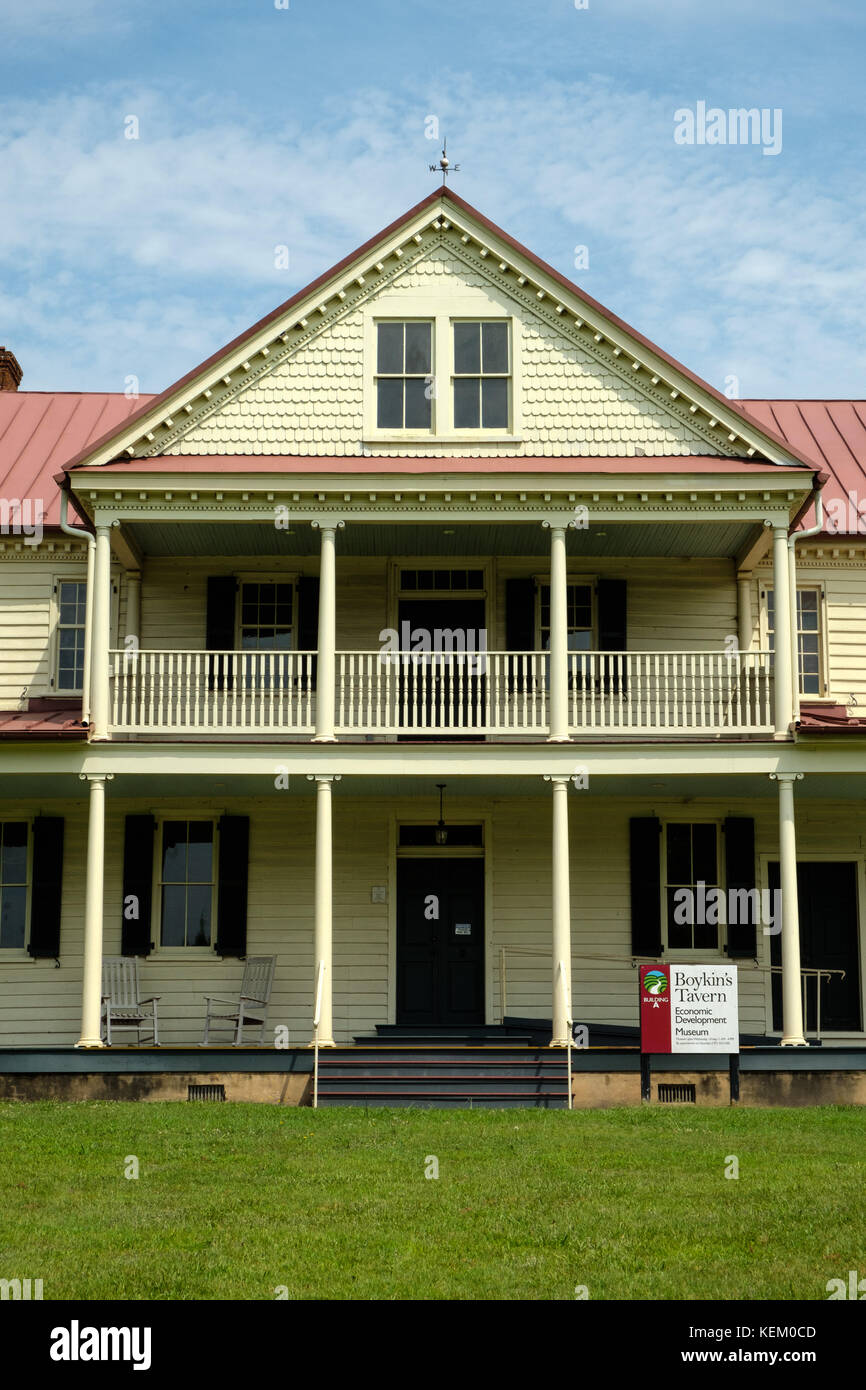 Boykins Tavern, Isle of Wight County Courthouse, Monument Circle