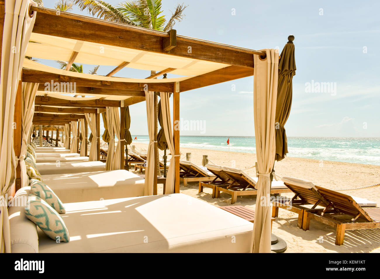 Luxury sun beds on the beach in Cancun, Mexico Stock Photo Alamy