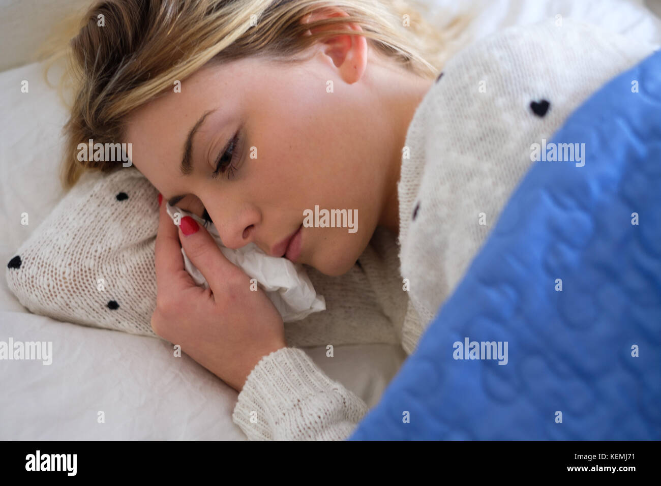 Girl head in hands crying hi-res stock photography and images - Alamy