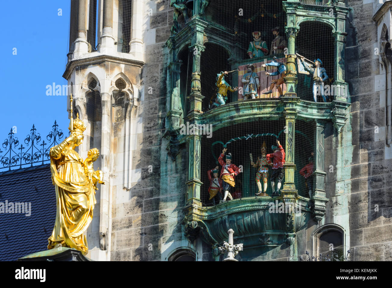Glockenspiel (clock chimes) at Neues Rathaus (New Town Hall