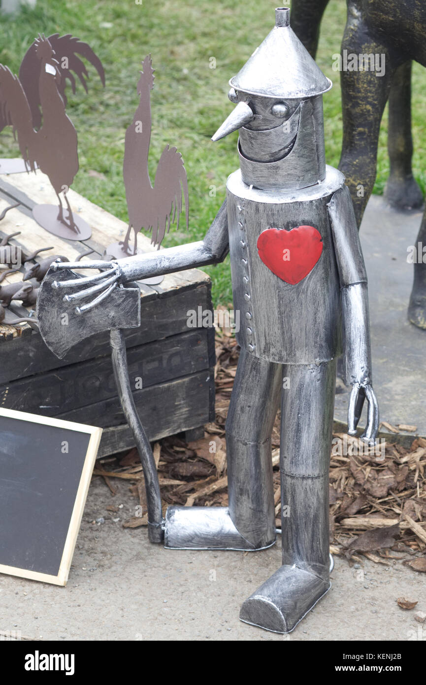 Tin man heart hires stock photography and images Alamy