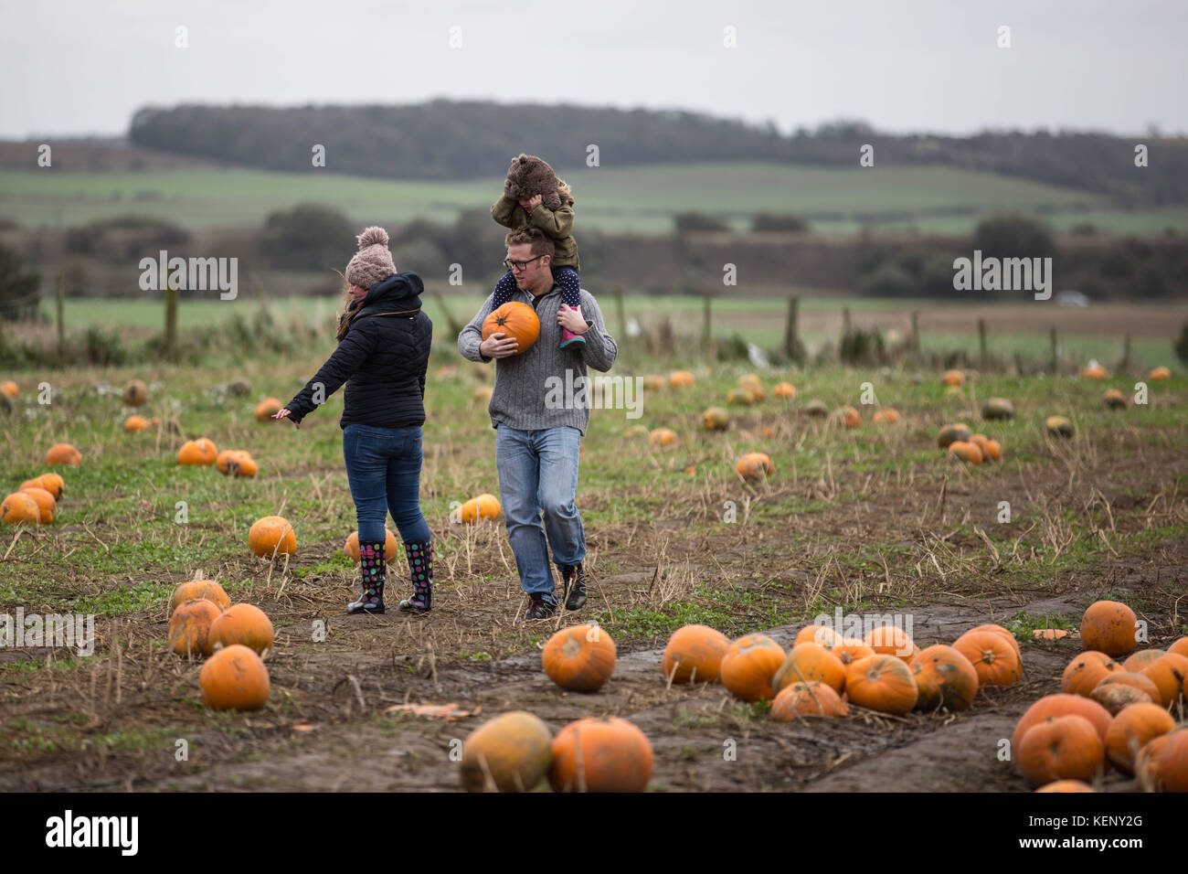 Pontefract, UK. 22nd Oct, 2017. People are seen while searching for
