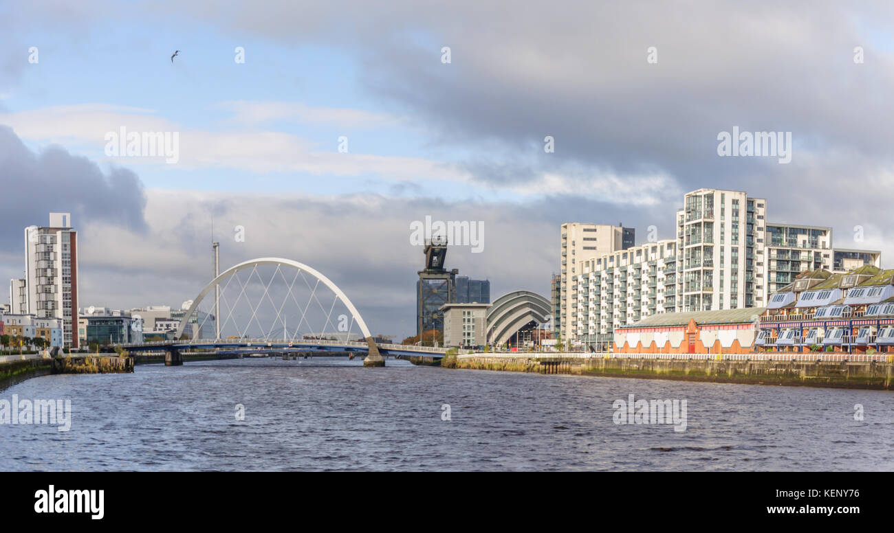 Glasgow, Scotland, UK. 22nd October, 2017. UK Weather. Panorama of the Clyde Arc road bridge spanning the River Clyde on a sunny afternoon. Credit: Skully/Alamy Live News Stock Photo