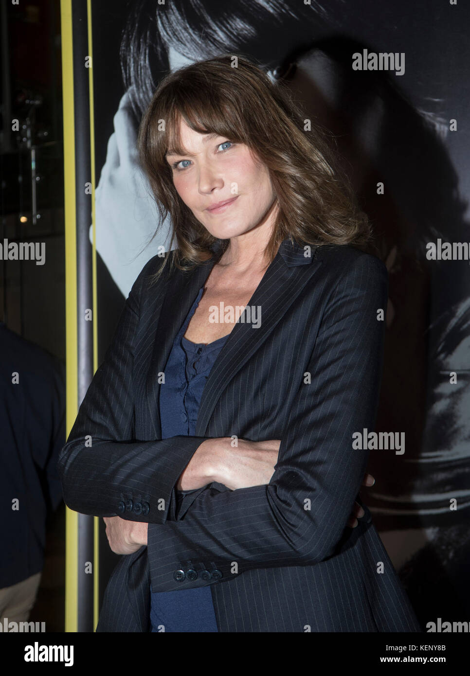 Athens, Greece. 22nd Oct., 2017. Carla Bruni, singer and former French first lady arrives at the Pallas Theater in Athens, Greece, 22 October 2017. Bruni began a world tour to promote her new album 'French Touch' in Athens. She will give two concerts at the Pallas Theater on 23 and 24 October. ©Elias Verdi/Alamy Live News Stock Photo