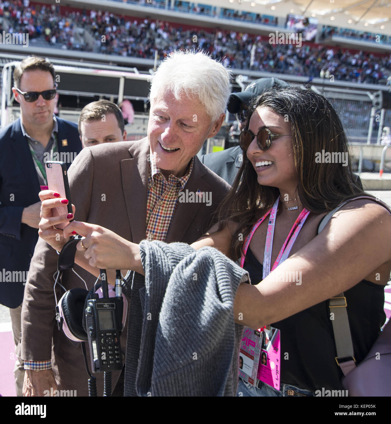 Austin, Texas, USA. 22nd Oct, 2017. Former 42nd President of the United States ''BILL CLINTON'' attending Formula 1 in Austin, taking selfies with fans. Credit: Hoss Mcbain/ZUMA Wire/Alamy Live News Stock Photo