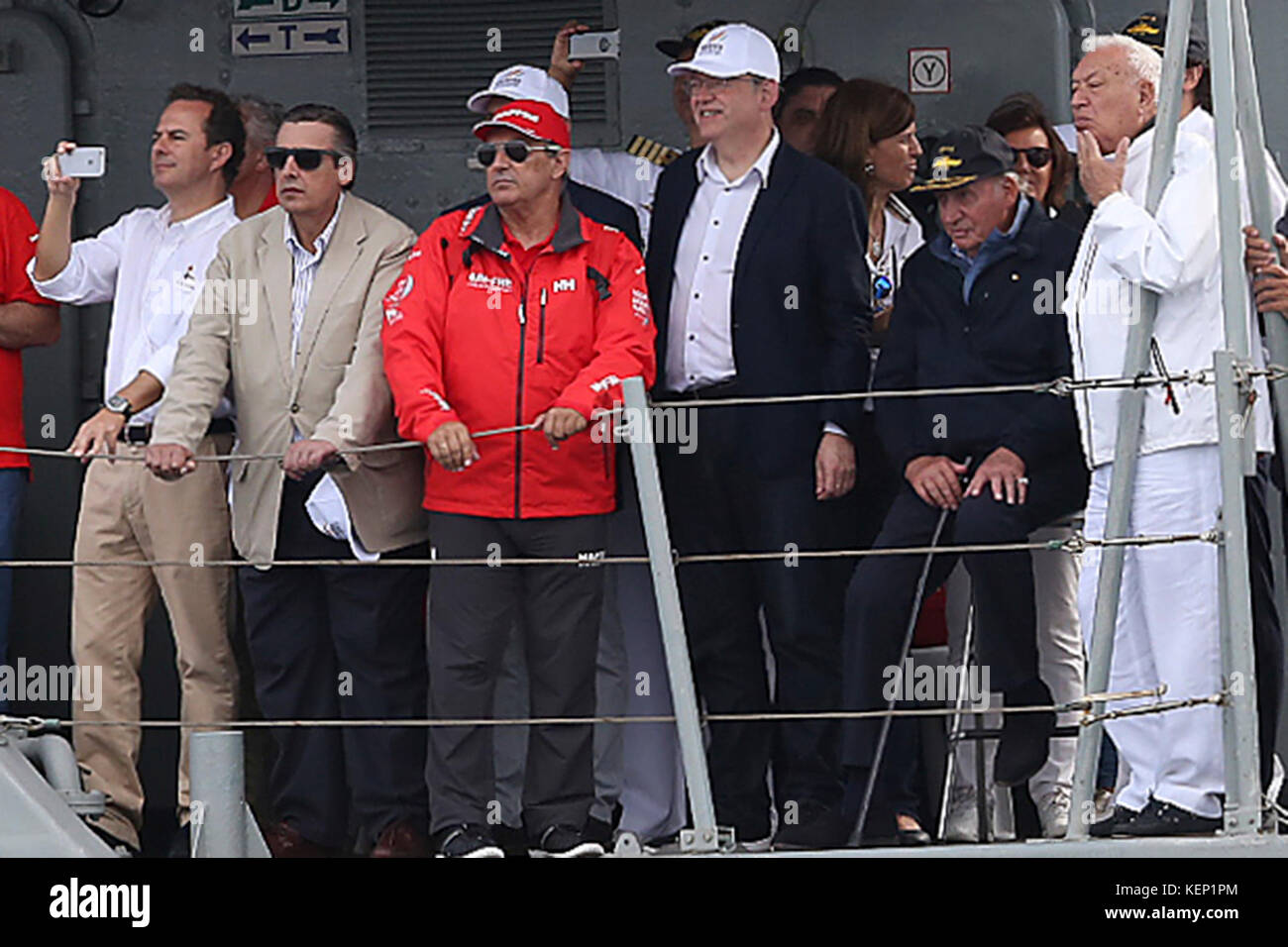 King Juan Carlos I and politicians Jose Manuel Garcia-Margallo and Ximo Puig attending Volvo Ocean Race in Alicante port, Spain. 22nd Oct, 2017. Credit: Gtres Información más Comuniación on line, S.L./Alamy Live News Stock Photo