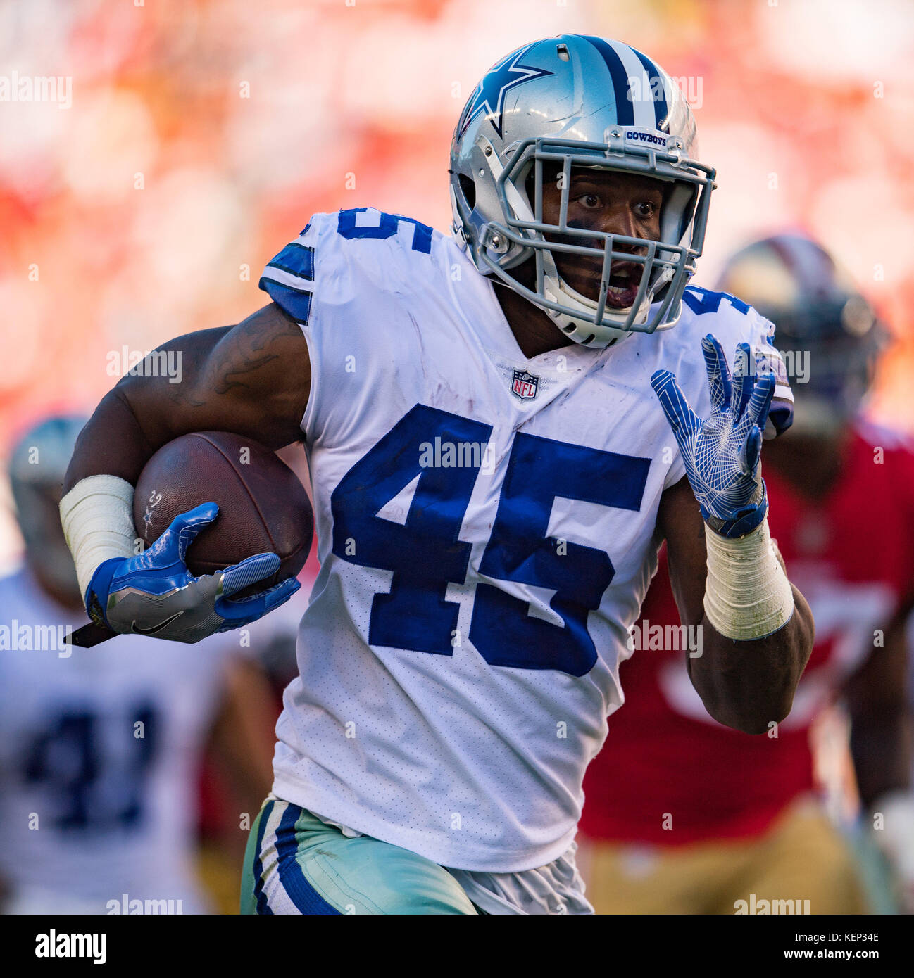 Santa Clara, California, USA. 22nd Oct, 2017. Dallas Cowboys running back  Rod Smith (45) gaining yards, during a NFL game between the Dallas Cowboys  and the San Francisco 49ers at the Levi's