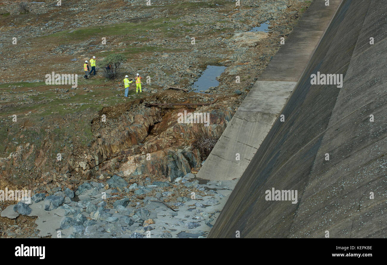 Oroville Emergency Spillway Erosion Stock Photo Alamy