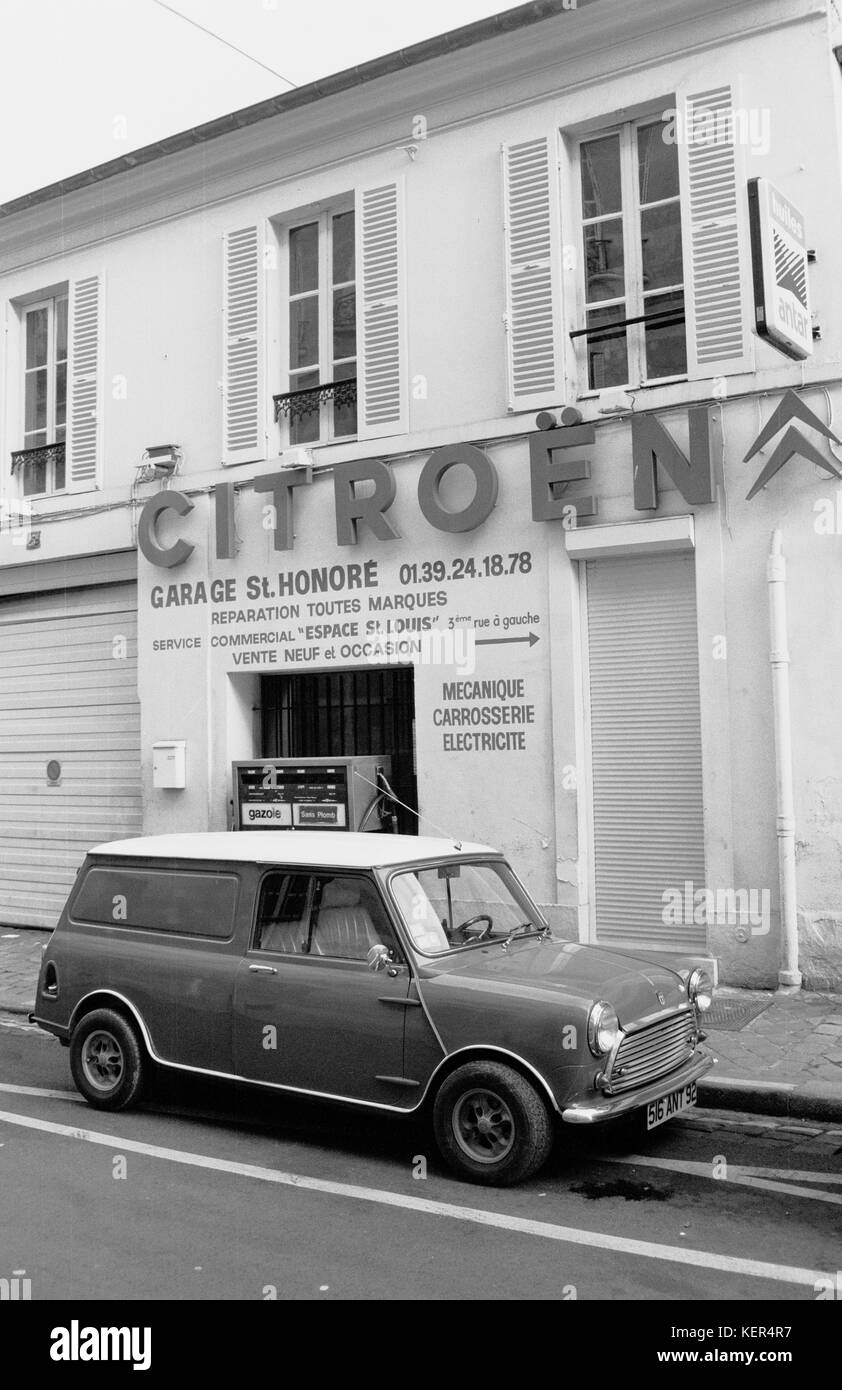 SMALL GARAGE IN VERSAILLES - MINI BREAK - RARE SMALL GARAGE IN TOWN - VERSAILLES FRANCE - SILVER IMAGE © Frédéric BEAUMONT Stock Photo