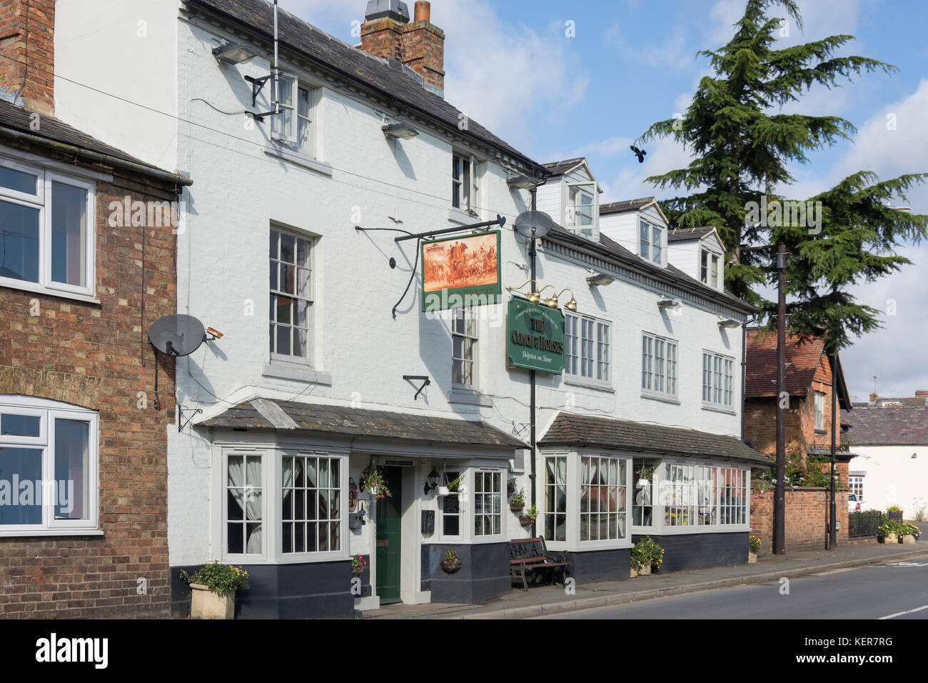 The Coach and Horses Pub, New Street, Shipston-On-Stour, Warwickshire, England, United Kingdom Stock Photo