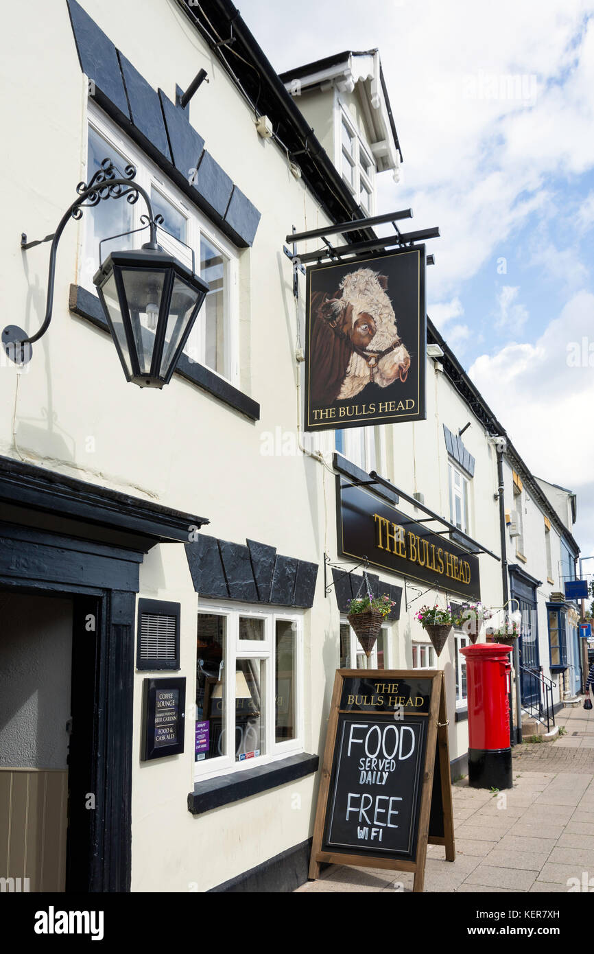 The Bull's Head Pub, Market Square, High Street, Bidford-on-Avon, Warwickshire, England, United Kingdom Stock Photo