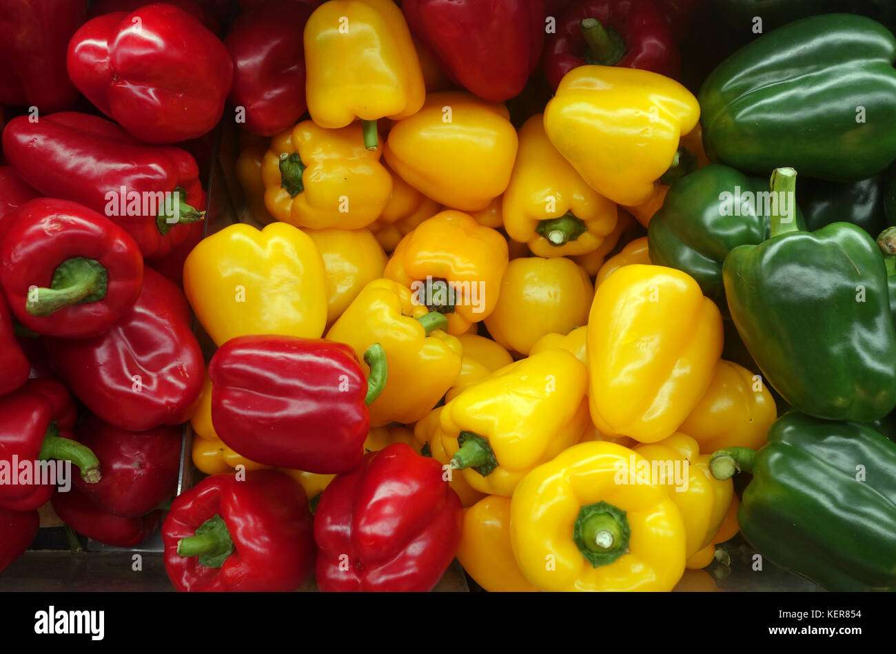 Colorful sweet bell peppers on market for sell Stock Photo - Alamy