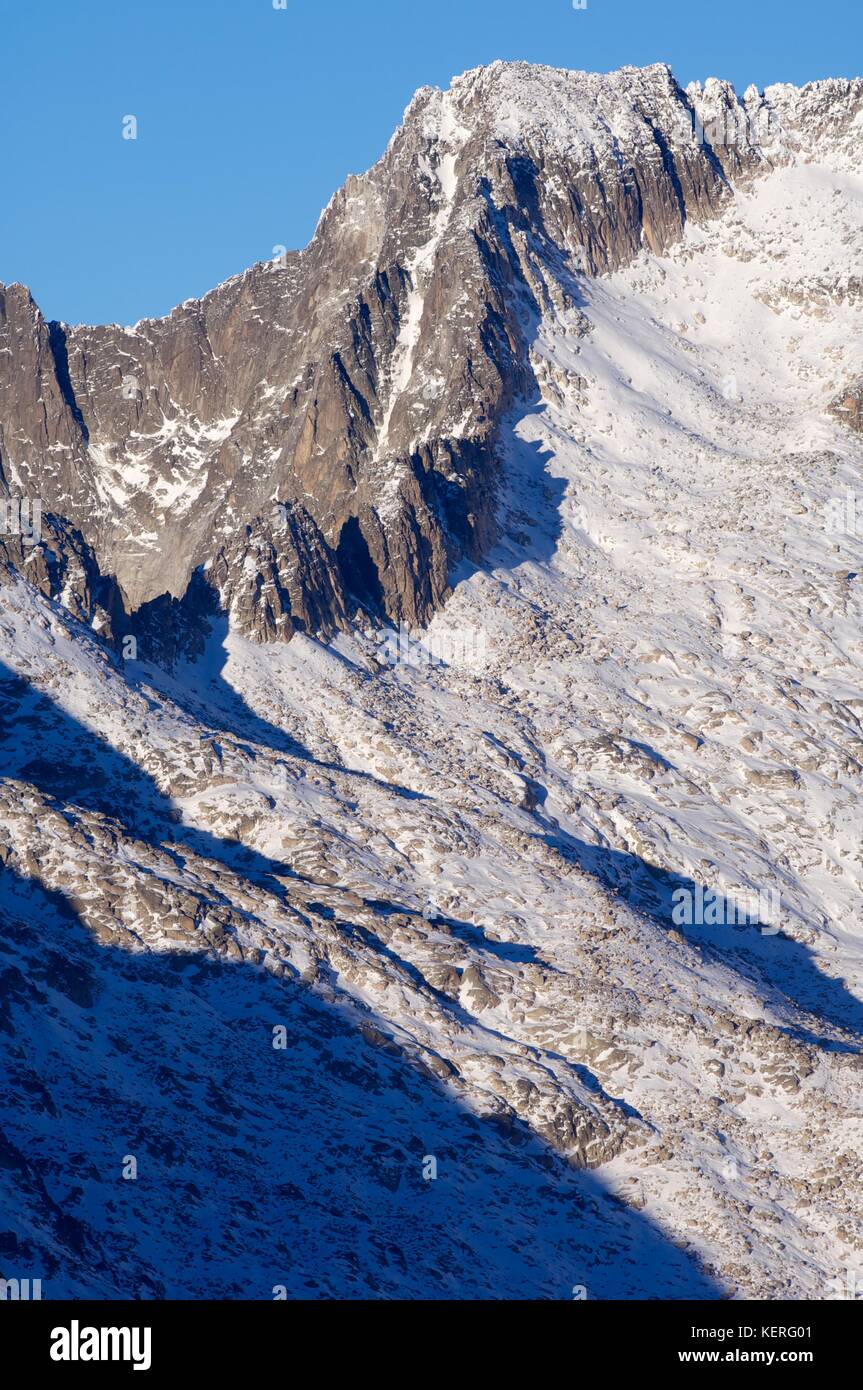 Peak in the Maladeta Massif, Posets Maladeta Natural Park, Huesca, Aragon, Pyrenees, Spain Stock Photo