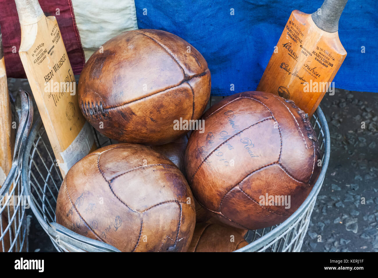 Vintage england football hi-res stock photography and images - Alamy