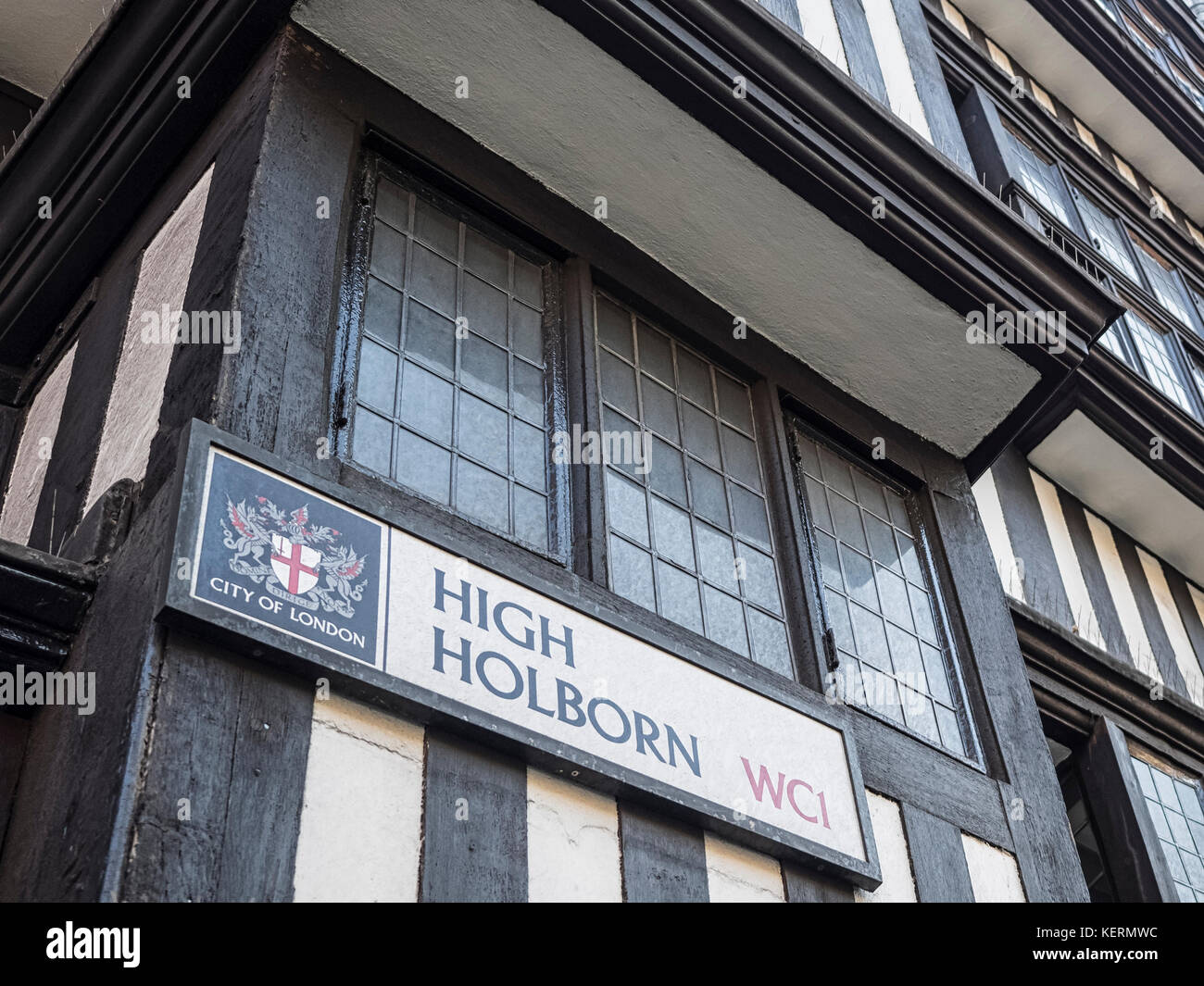 STAPLE INN BUILDING, HIGH HOLBORN, LONDON:  High Holborn Street Sign on the Tudor Grade 1 Listed Building Stock Photo
