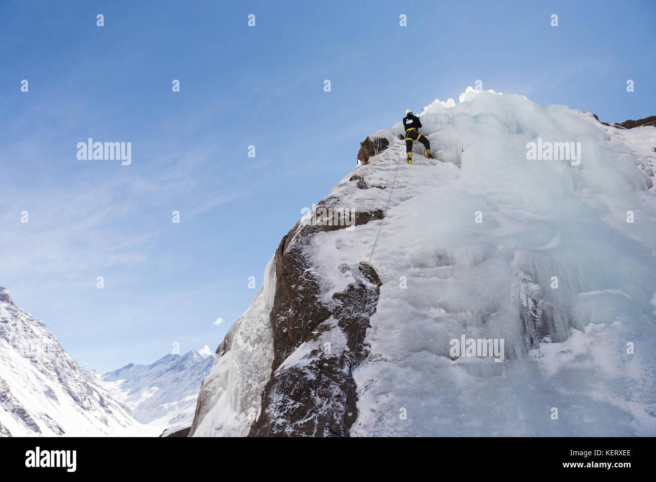 Ice axes and climbing rope hi-res stock photography and images - Alamy