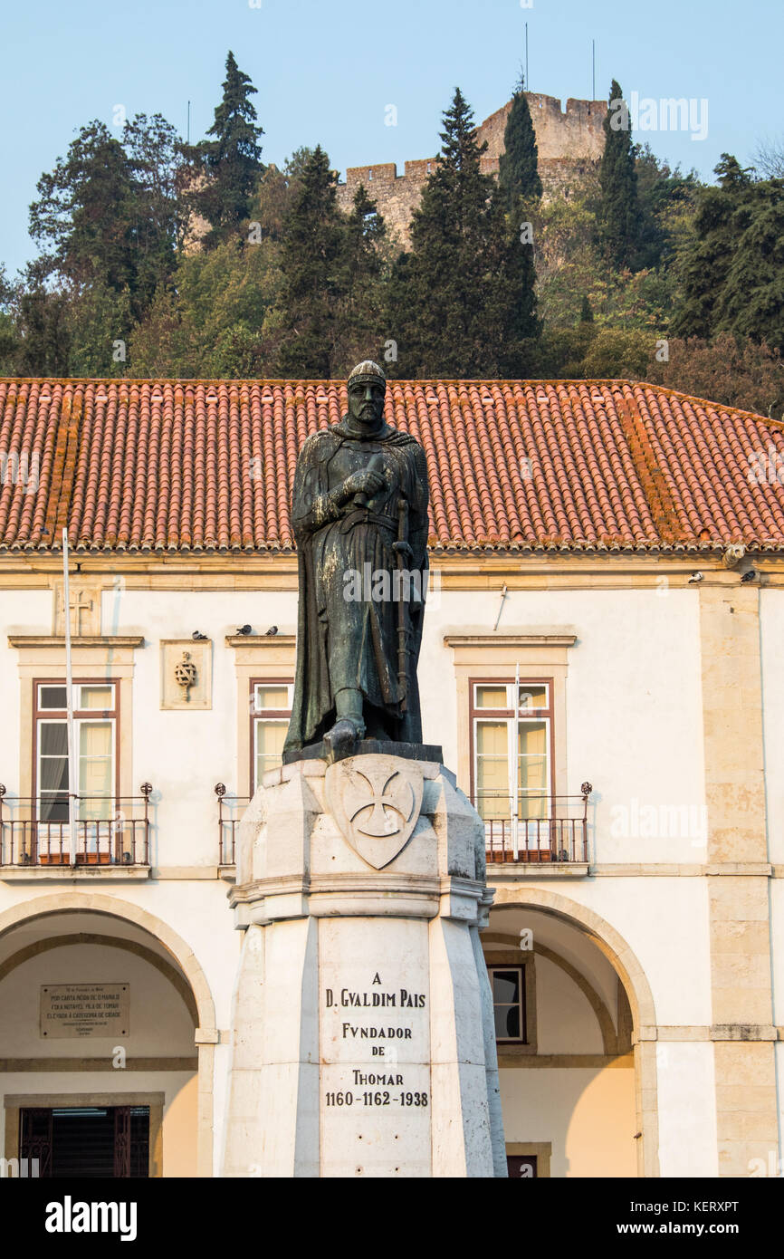 Statue of Templar founder of Tomar, Gualdim Pais and Convent of Christ, Tomar, Ribatejo Province, Portugal Stock Photo