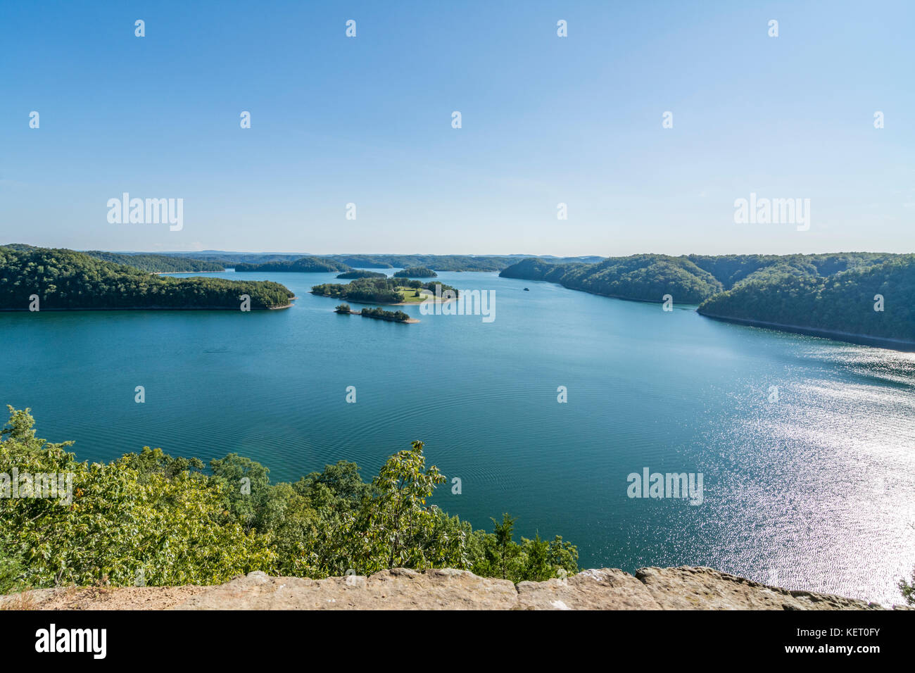 Escape to Serenity: Kentucky's Dale Hollow Lake State Resort Park