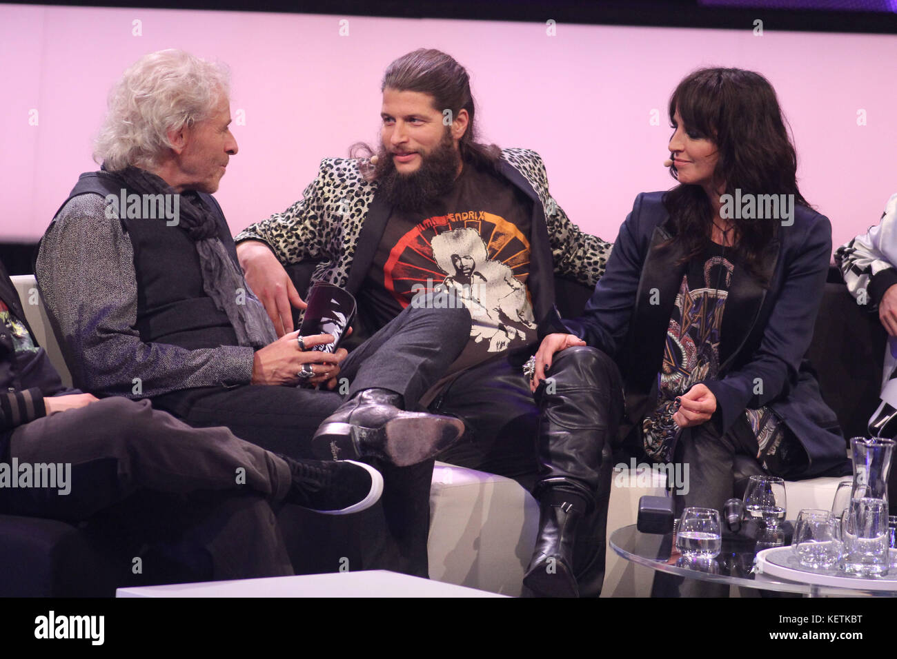 German ZDF TV 'NENA SHOW - Nichts versäumt' at Mehr Theater Hamburg.  Featuring: Thomas Gottschalk, Philipp Palm, Nena Where: Hamburg, Germany When: 22 Sep 2017 Credit: Becher/WENN.com Stock Photo