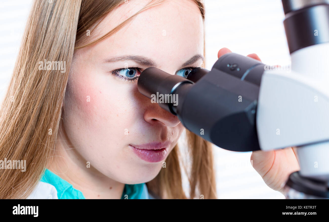 Nurse in the hospital laboratory Stock Photo - Alamy