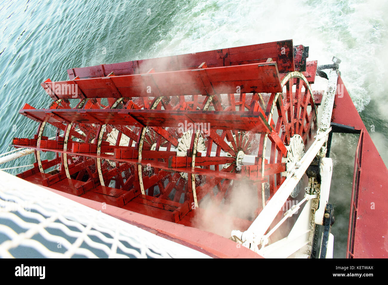 Paddle Wheel Boat Stock Photos & Paddle Wheel Boat Stock Images Alamy