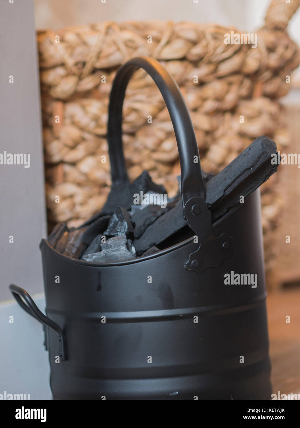 Coal scuttle charcoal scuttle Stock Photo Alamy