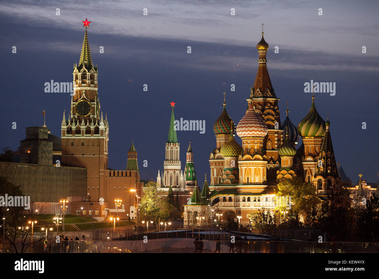 ночной кремль москва. Der rote platz in moskau ist wohl der bekannteste platz russlands аудио. россия 16-18 фото. Russland достопримечательности кремль. виды кремля в москве.