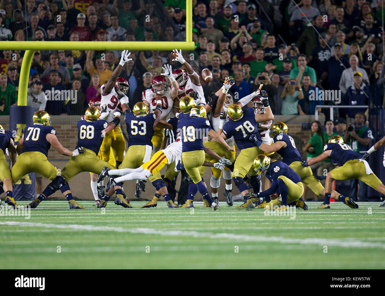 October 21, 2017 Notre Dame kicker Justin Yoon (19) boots the extra