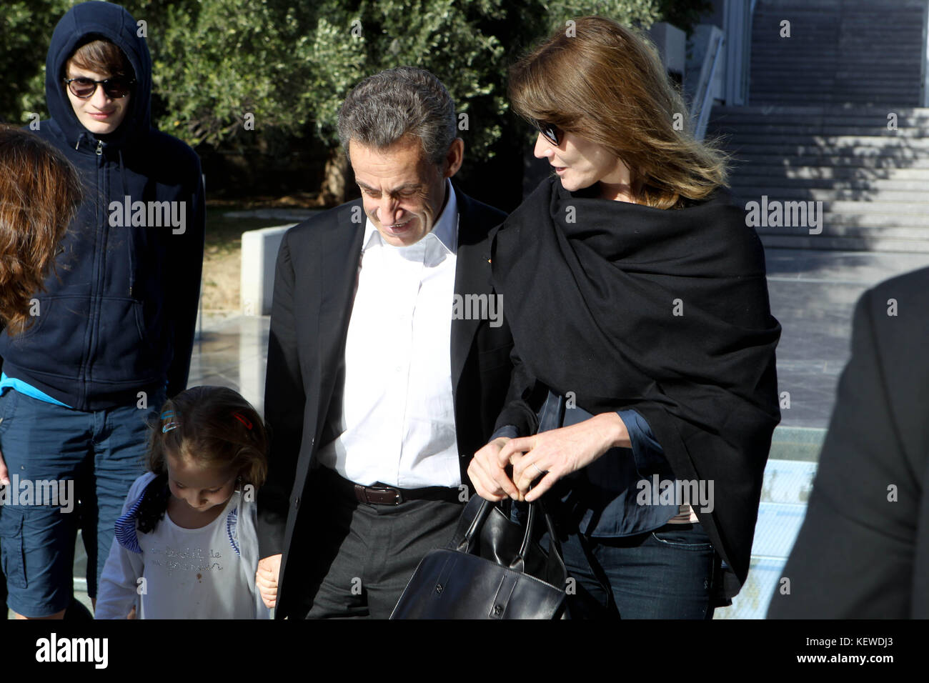 Athens, Greece. 24th Oct, 2017. Former French President NICOLAS SARKOZY with his wife CARLA BRUNI visit Acropolis museum. The former french president with his wife Carla Bruni arrive in Athens for her world music tour, giving two performances at the iconic Pallas Theatre in Syntagma. ''French Touch'' is the title of Bruni's new album (to be released in October) and contains a collection of adaptations of well-known songs in English produced by the legendary producer, composer and musician David Foster. Credit: Aristidis Vafeiadakis/ZUMA Wire/Alamy Live News Stock Photo