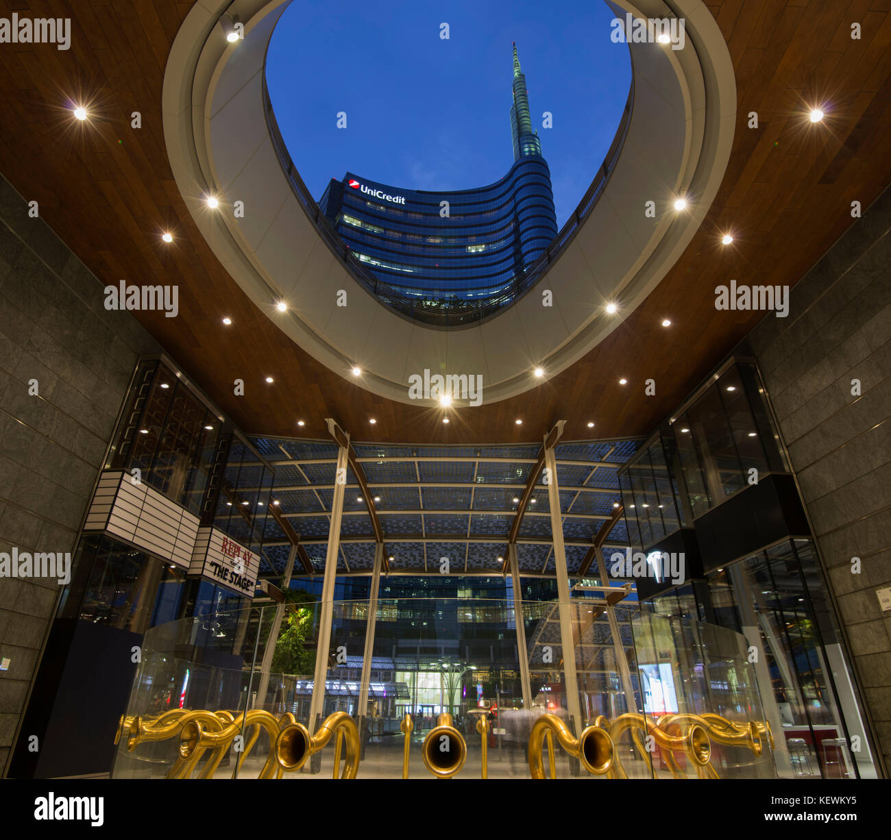 milano, torre unicredit Stock Photo Alamy