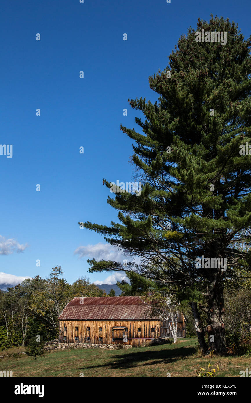New england barn hi-res stock photography and images - Alamy