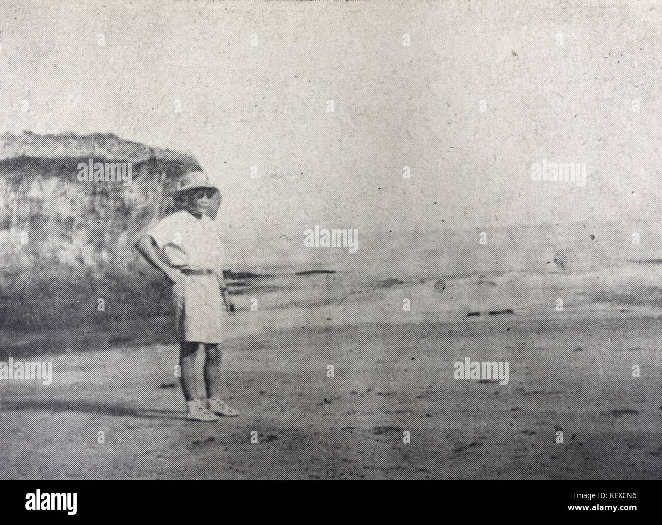 Andjar Asmara at the Beach Perjatoeran Doenia Dec 1941 p23 Stock Photo ...
