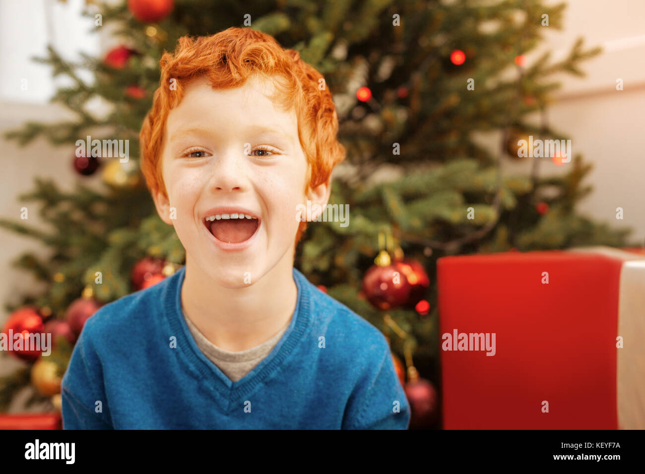 Portrait of extremely happy ginger kid grinning broadly Stock Photo Alamy