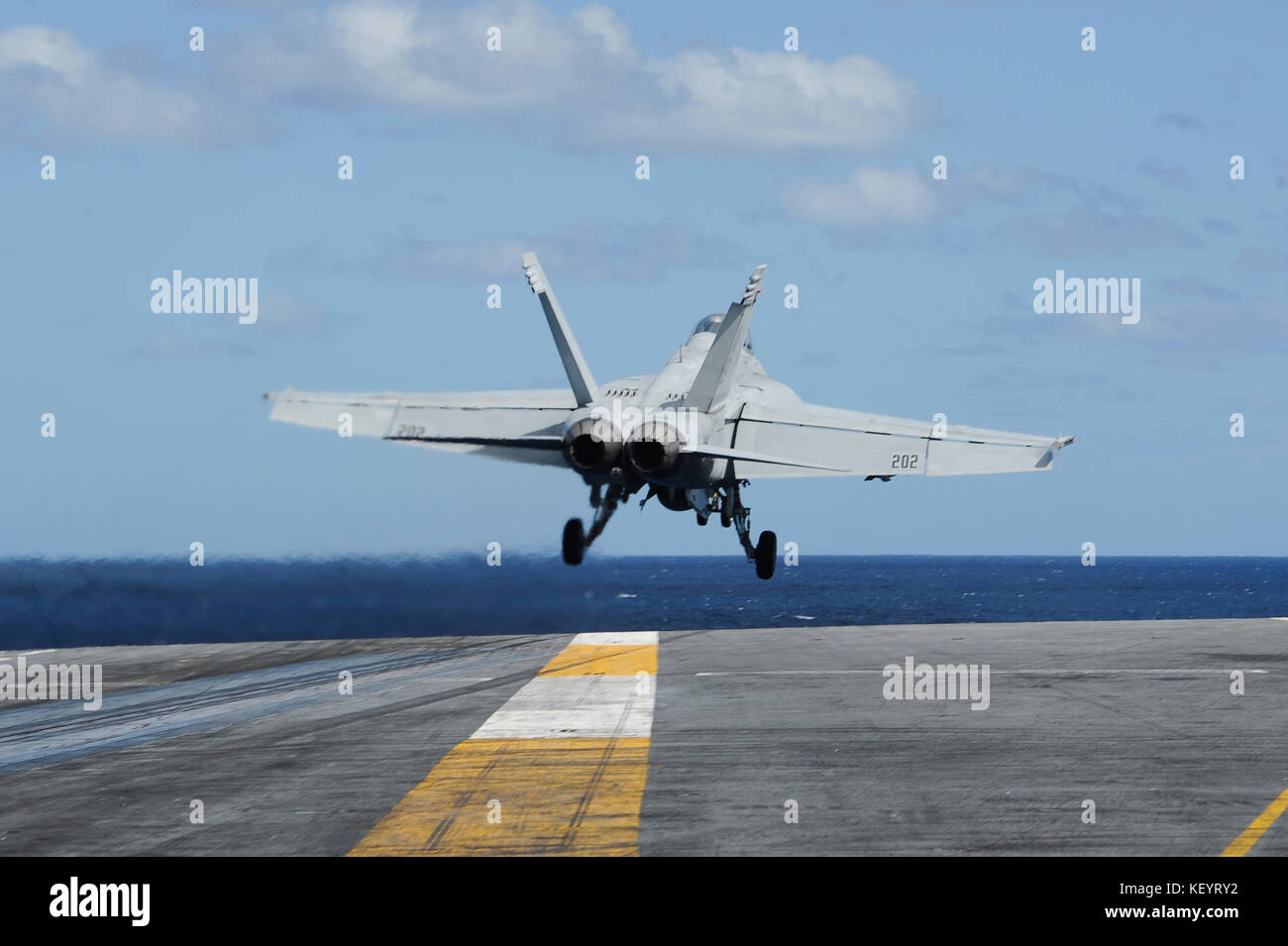 18 super hornet carrier hi-res stock photography and images - Alamy