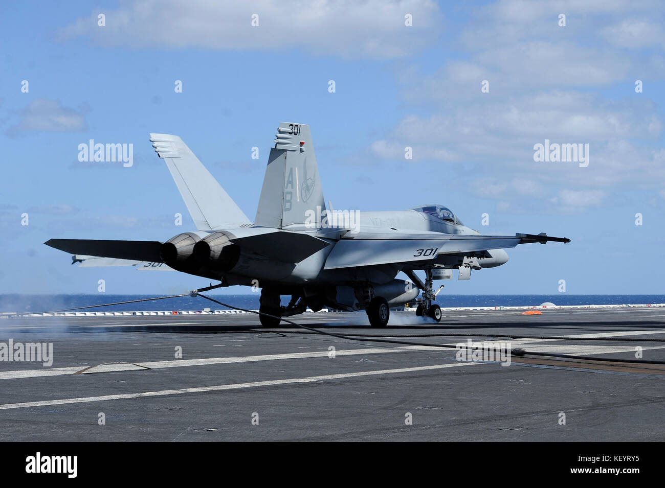 18 super hornet aircraft hi-res stock photography and images - Alamy