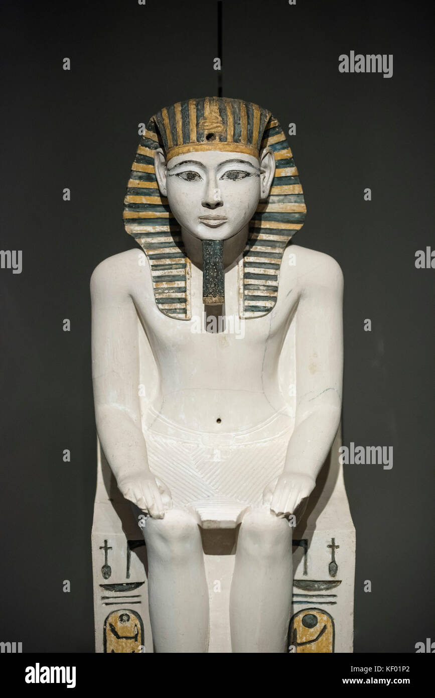 Turin. Italy. Cult statue of Egyptian Pharaoh Amenhotep I seated on a throne wearing a Nemes. Museo Egizio.(Egyptian Museum) New Kingdom, 19th Dynasty Stock Photo