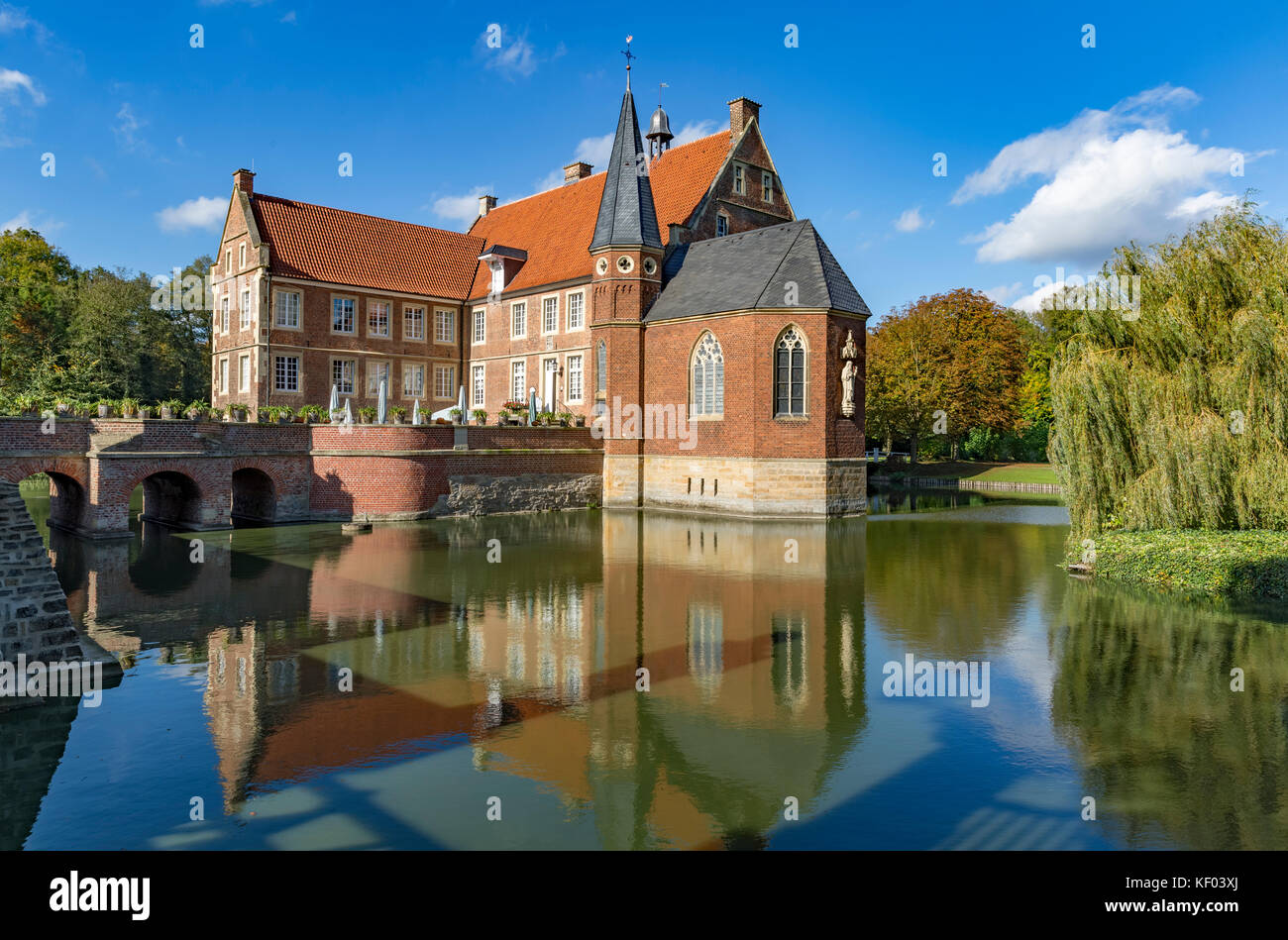 Hulshoff moated castle in North-Rhine Westphalia Stock Photo
