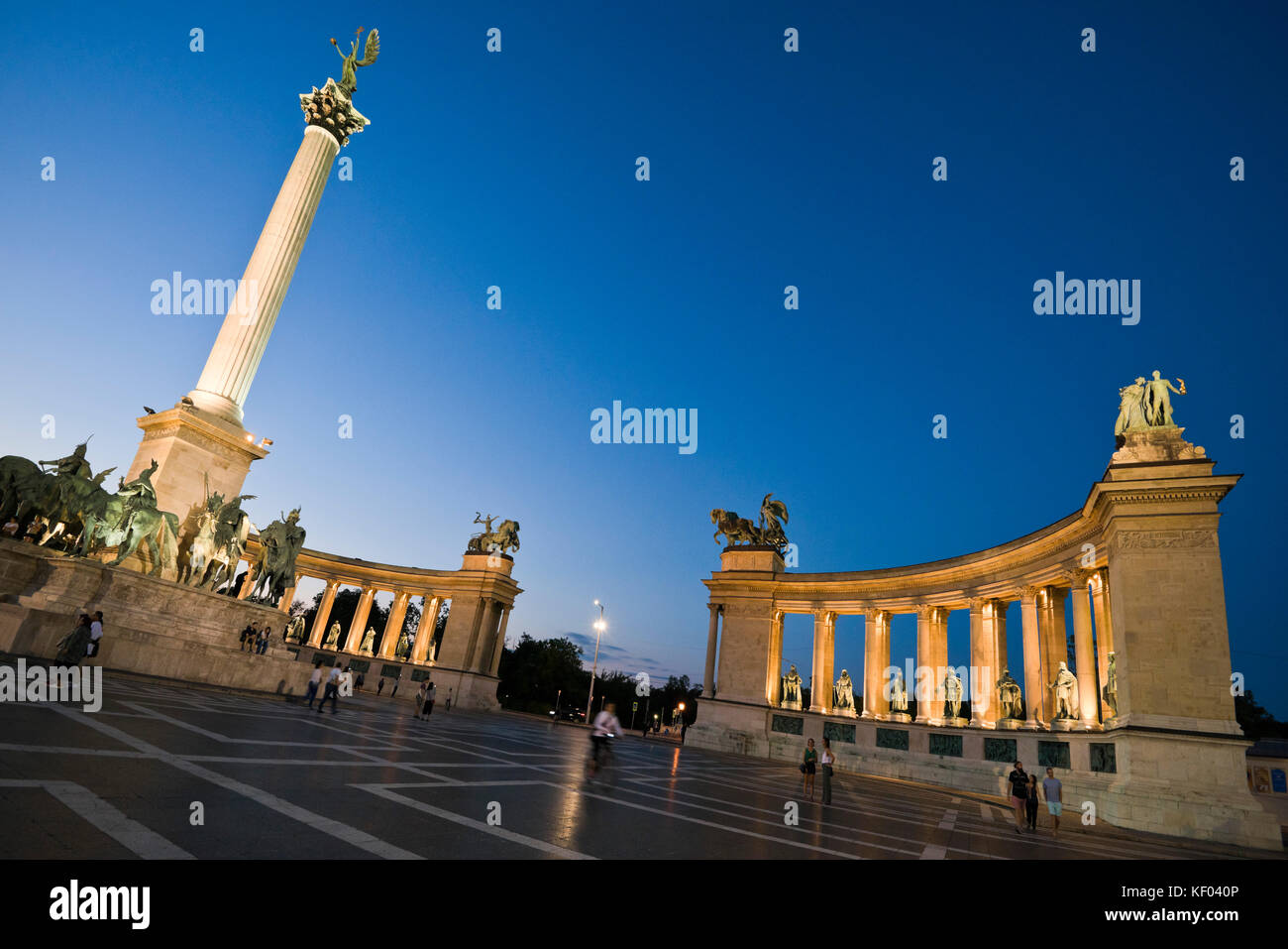 Horizontal view of Heroes' Square in Budapest at night Stock Photo - Alamy