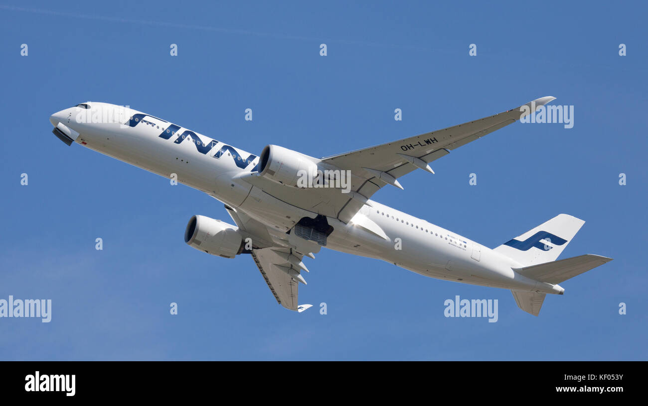 Finnair airbus a350 hi-res stock photography and images - Alamy