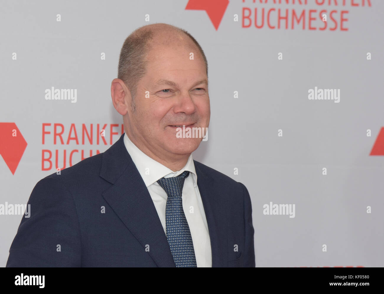 Frankfurt, Germany. 10th Oct, 2017. Olaf Scholz (* 1958), german politician and mayor of Hamburg, arriving on the red carpet for the Frankfurt Bookfai Stock Photo