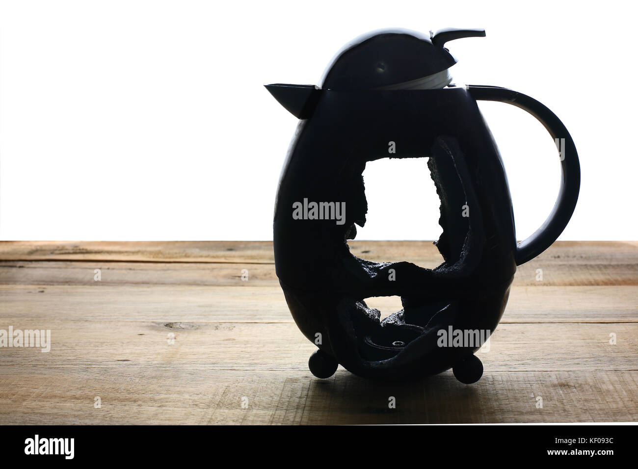 Broken kettle hires stock photography and images Alamy