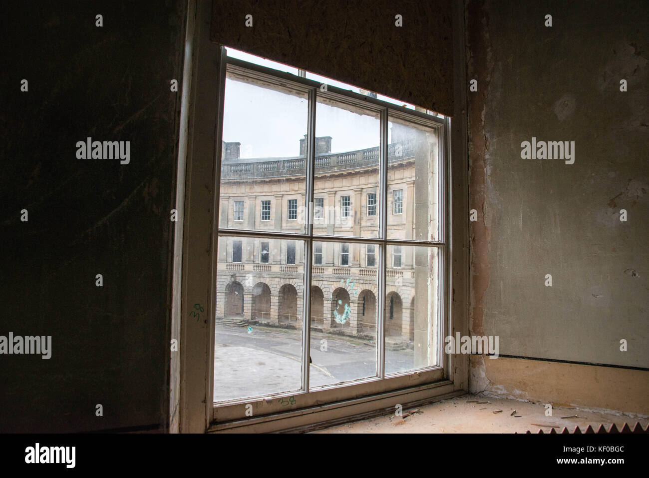 View from inside the Buxton Crescent showing the curve of the buildings exterior Stock Photo