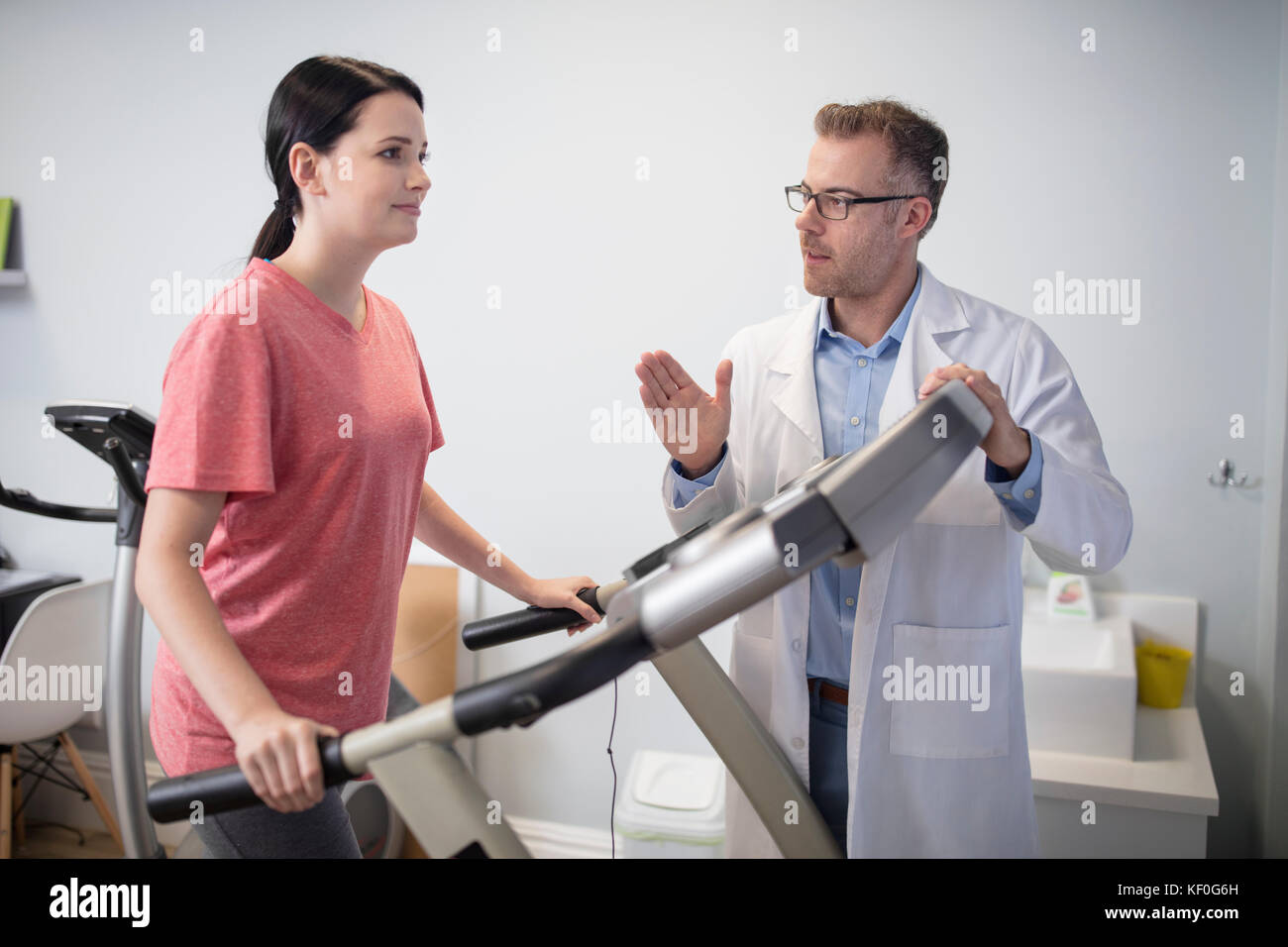 Patient doctor talking motion hi-res stock photography and images - Alamy