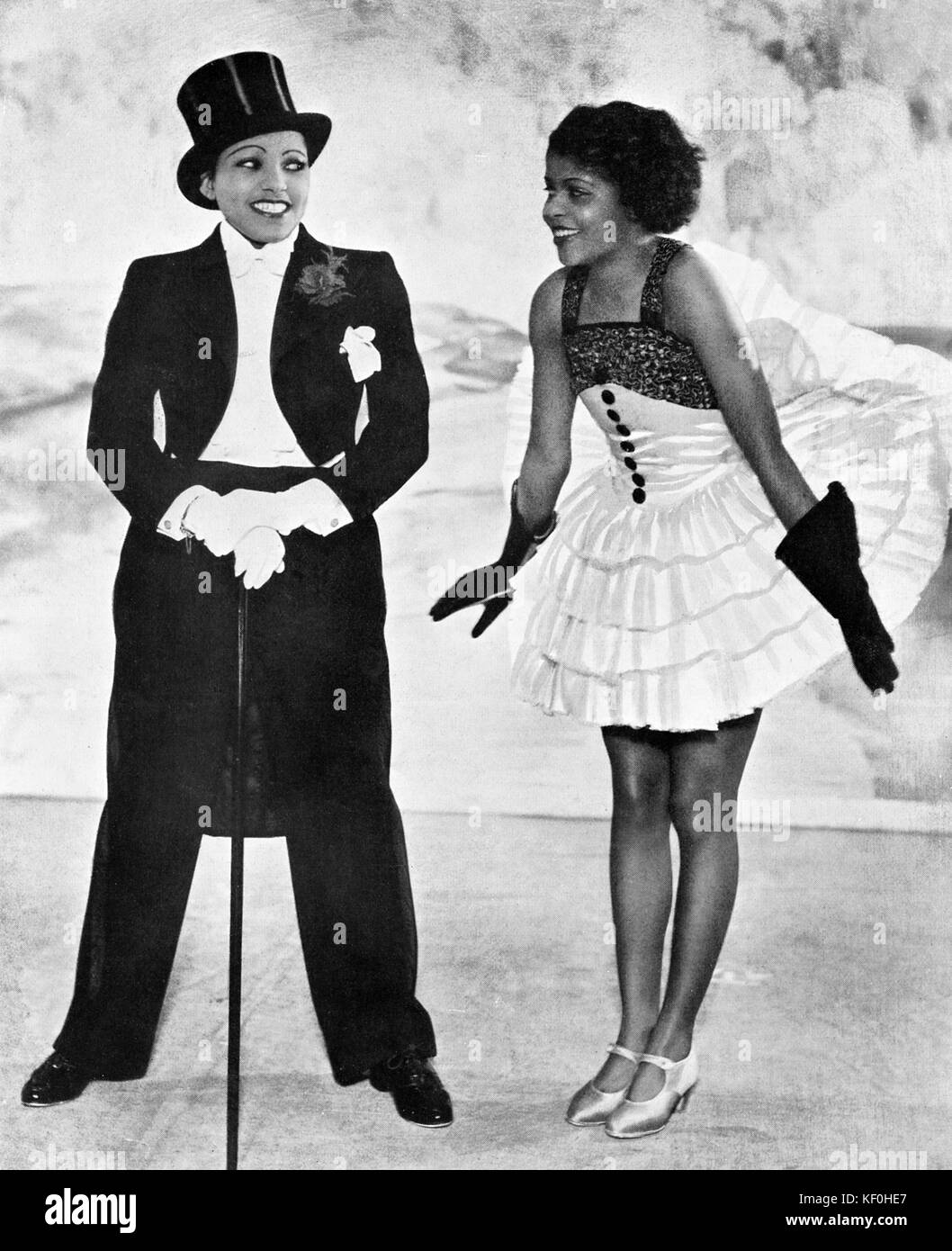 Lavaida Carter and Lucille Wilson singing 'The Swing is the Thing' in Lew Leslie 's 'Blackbirds of 1936', the Lyceum Theatre, London. Stock Photo