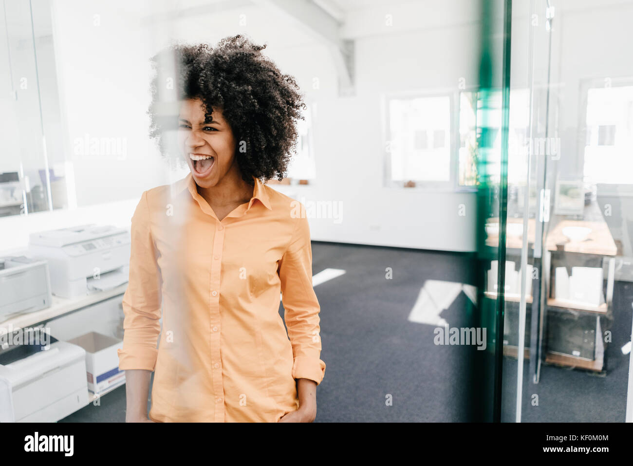 African woman screaming hair hi-res stock photography and images - Alamy