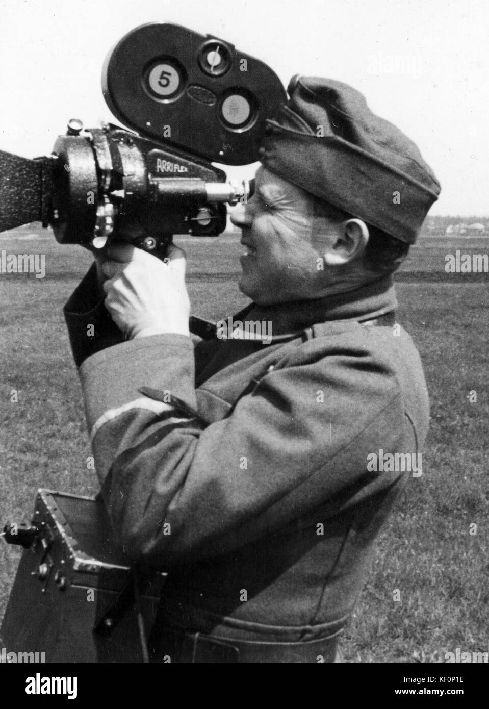 Movie camera, war correspondent 73890 Stock Photo Alamy
