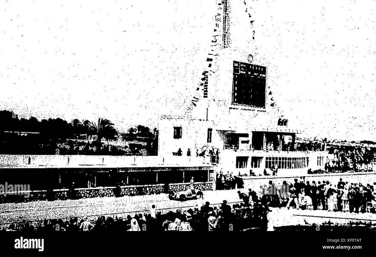 La tribune officielle du Grand Prix de Tripoli en 1936 Stock Photo Alamy