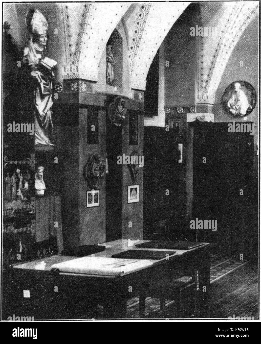 Mooi Limburg vol 019 no 022 (p 9) ill 6 Een hoekje van het gem. museum Stock Photo