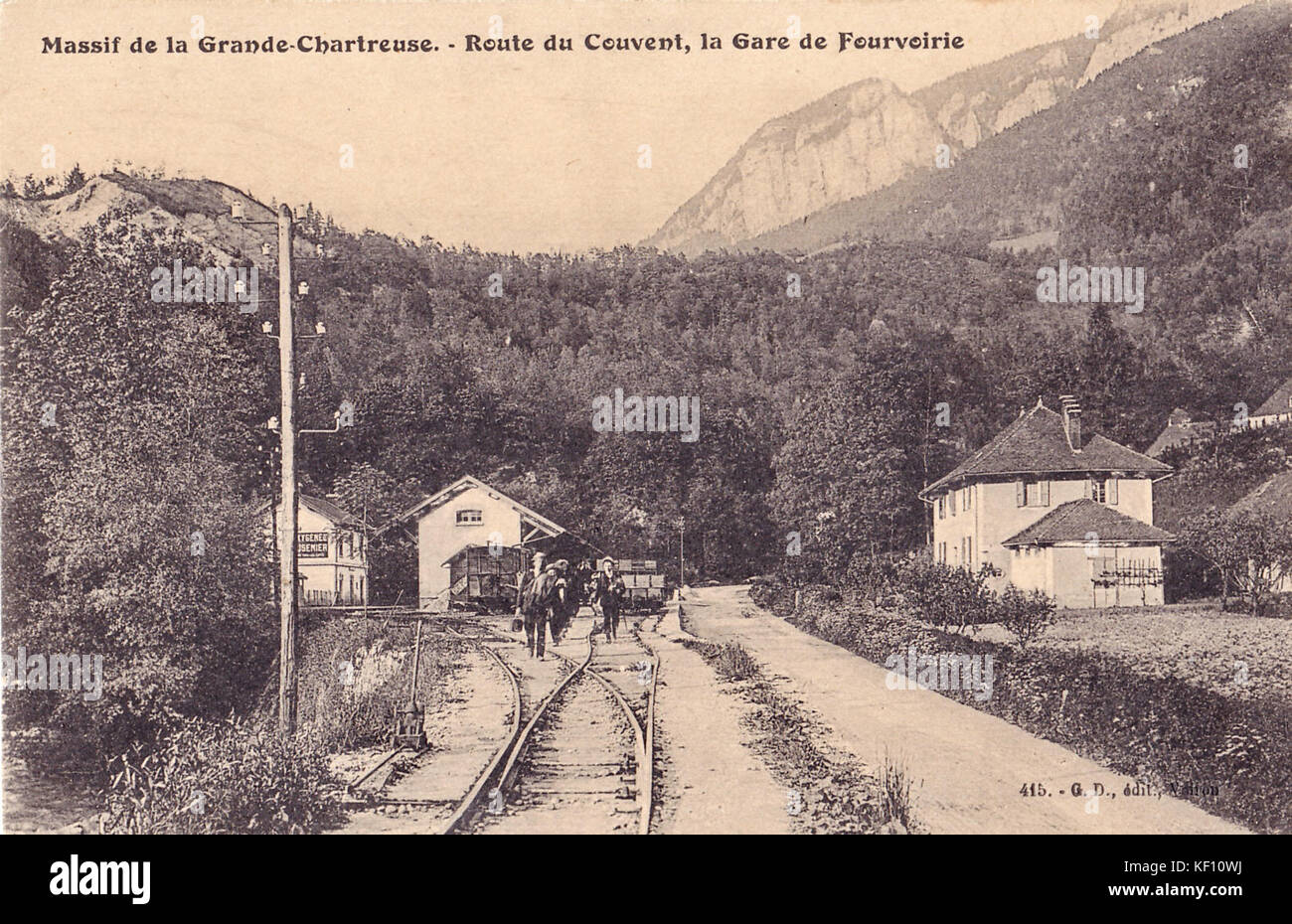 View of a tunnel near the monastery La Grande ChartreuseVue près de la  Grande Chartreuse, France (title object) Property Type: Stereo picture Item  number: RP-F F08236 Inscriptions / Brands: inscription, recto Vues